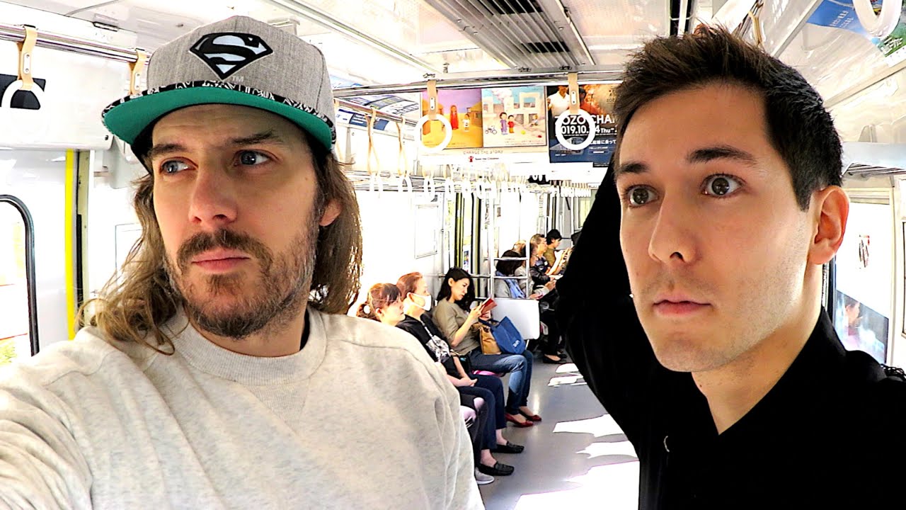 DANS UN TRAIN AU JAPON