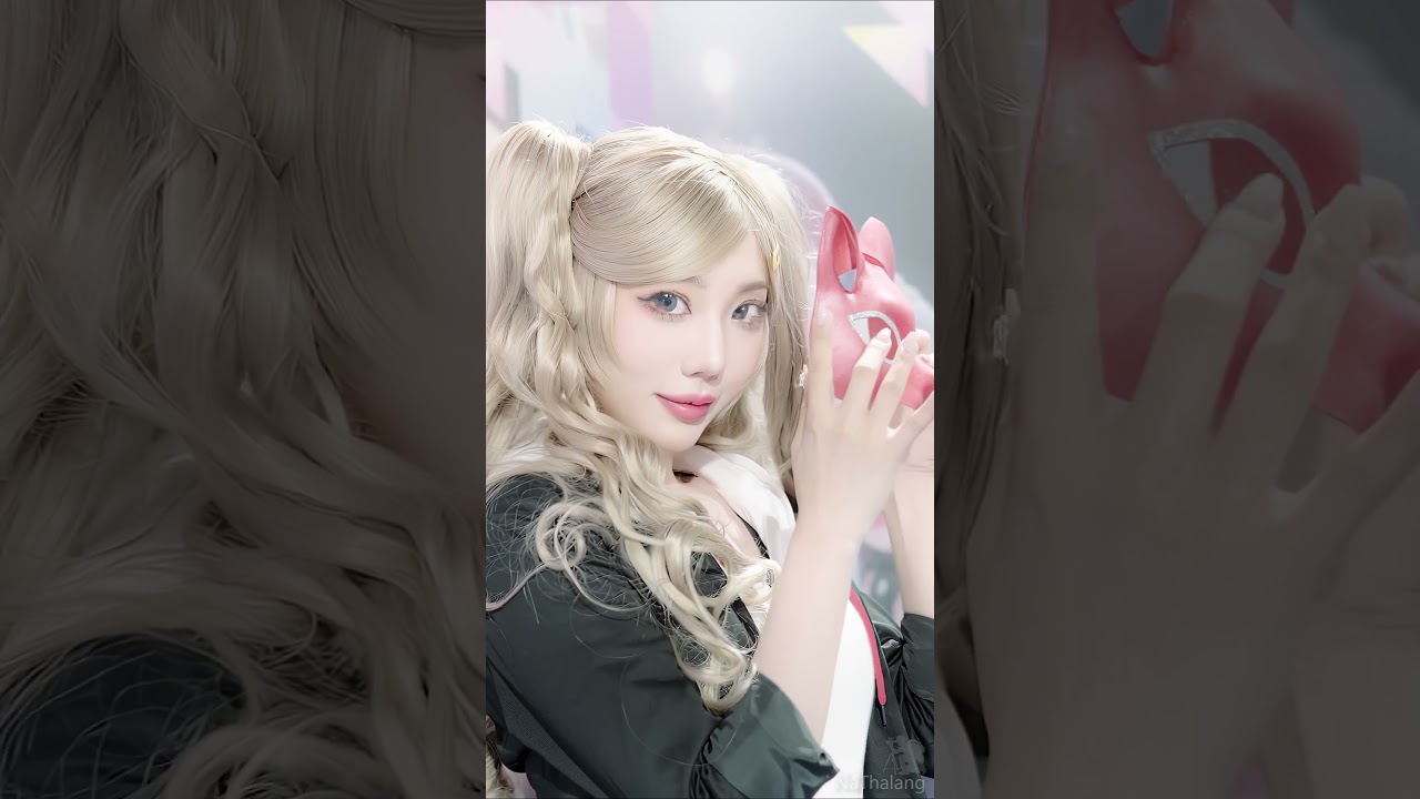Cosplay: Persona 5: Ann Takamaki (高巻 杏) Cosplayer: Well Cosplay